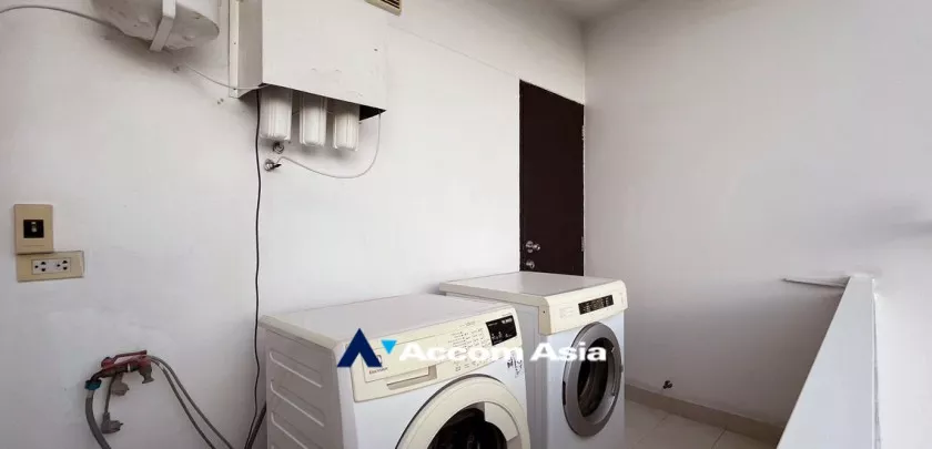 13  2 br Apartment For Rent in Sukhumvit ,Bangkok BTS Phra khanong at Stylish Low Rise Residence AA10208