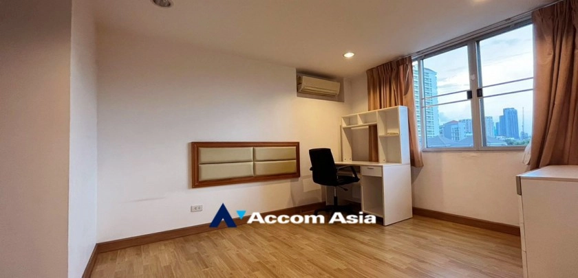 10  2 br Apartment For Rent in Sukhumvit ,Bangkok BTS Phra khanong at Stylish Low Rise Residence AA10208