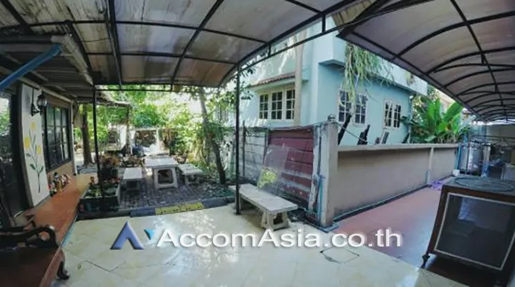 unit 20 Bedrooms  House For Rent in Sukhumvit, Bangkok  near BTS On Nut (AA10211)