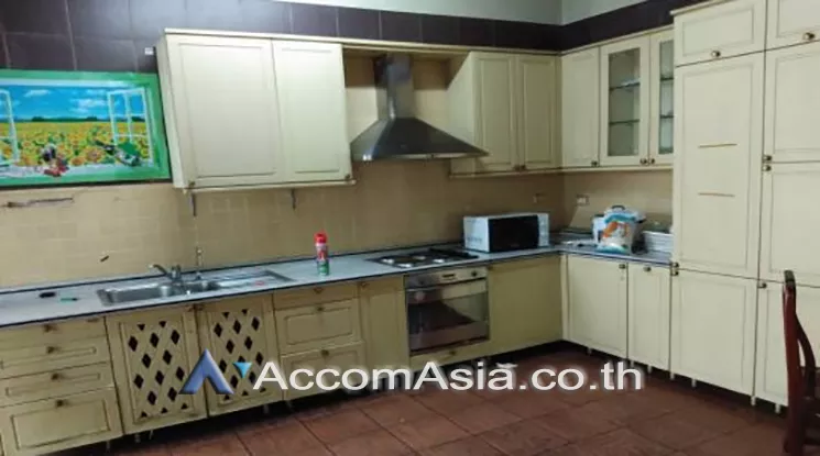 unit 20 Bedrooms  House For Rent in Sukhumvit, Bangkok  near BTS On Nut (AA10211)