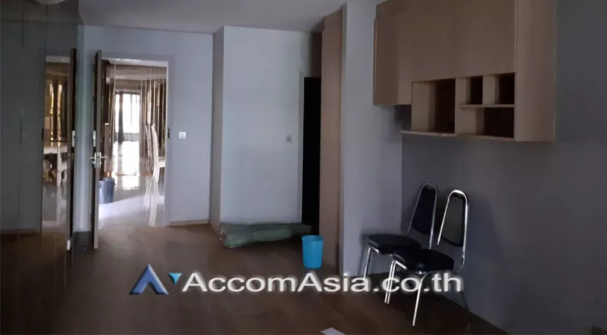  1  Retail / Showroom For Rent in Ploenchit ,Bangkok BTS Chitlom at The 19 at chidlom AA10249