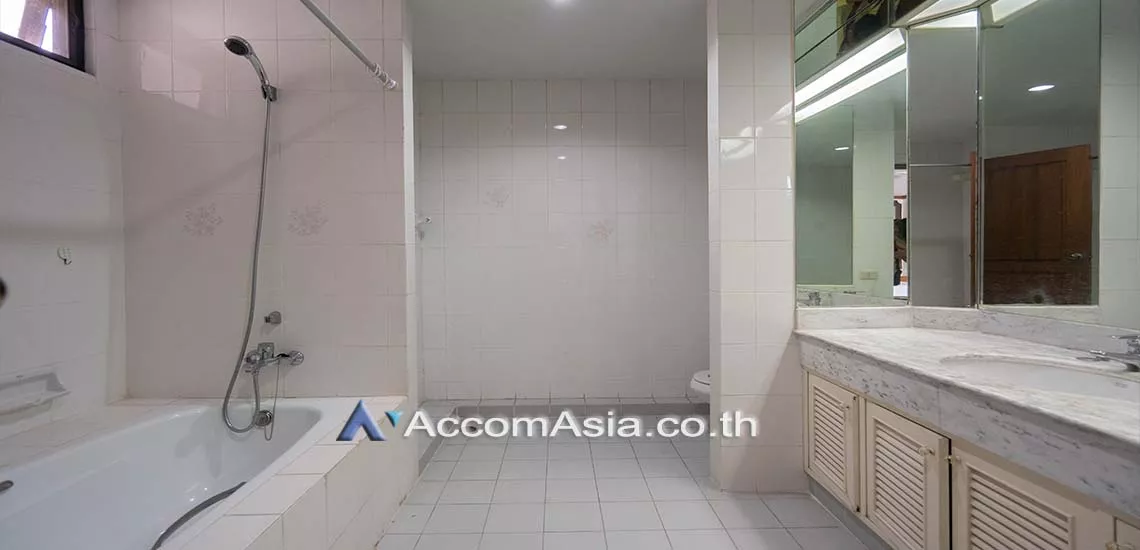 9  3 br Apartment For Rent in Sukhumvit ,Bangkok BTS Thong Lo at Perfect For A Big Family AA10263