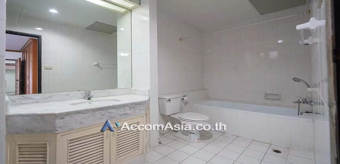 10  3 br Apartment For Rent in Sukhumvit ,Bangkok BTS Thong Lo at Perfect For A Big Family AA10263