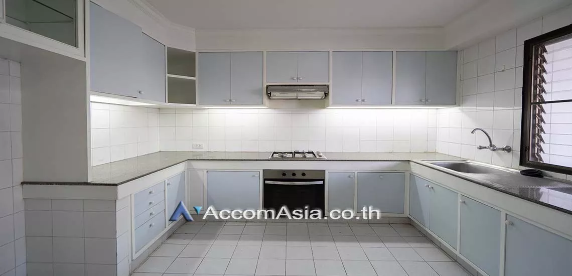 unit 3 Bedrooms  Apartment For Rent & Sale in Sukhumvit, Bangkok  near BTS Thong Lo (AA10263)