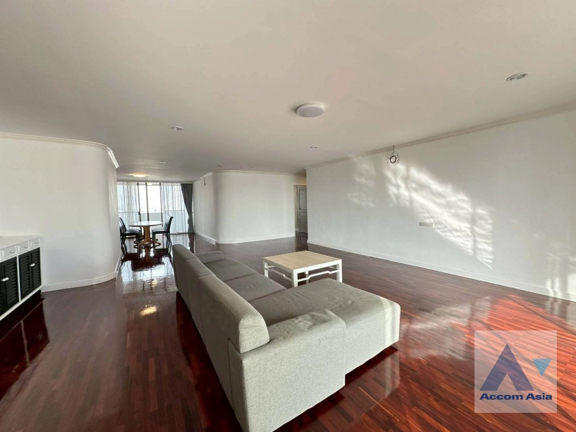  1  3 br Apartment For Rent in Sukhumvit ,Bangkok BTS Thong Lo at Perfect For A Big Family AA10264