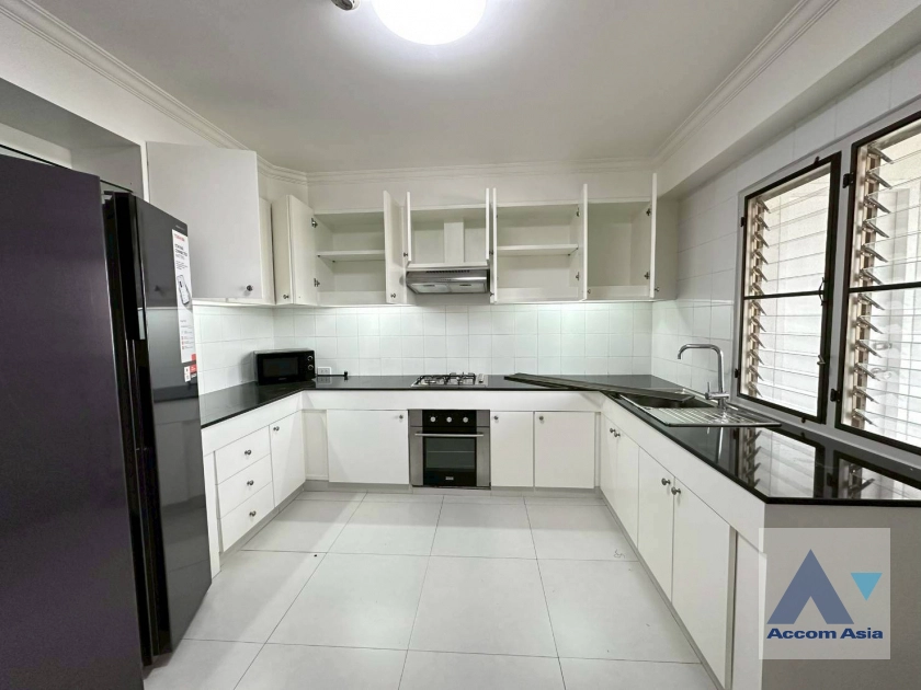 6  3 br Apartment For Rent in Sukhumvit ,Bangkok BTS Thong Lo at Perfect For A Big Family AA10264