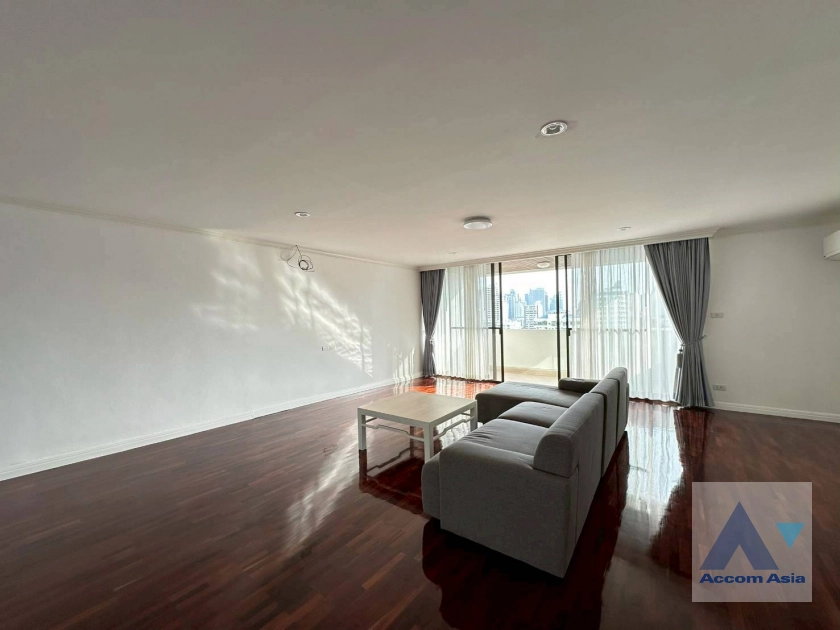 unit 3 Bedrooms  Apartment For Rent in Sukhumvit, Bangkok  near BTS Thong Lo (AA10264)