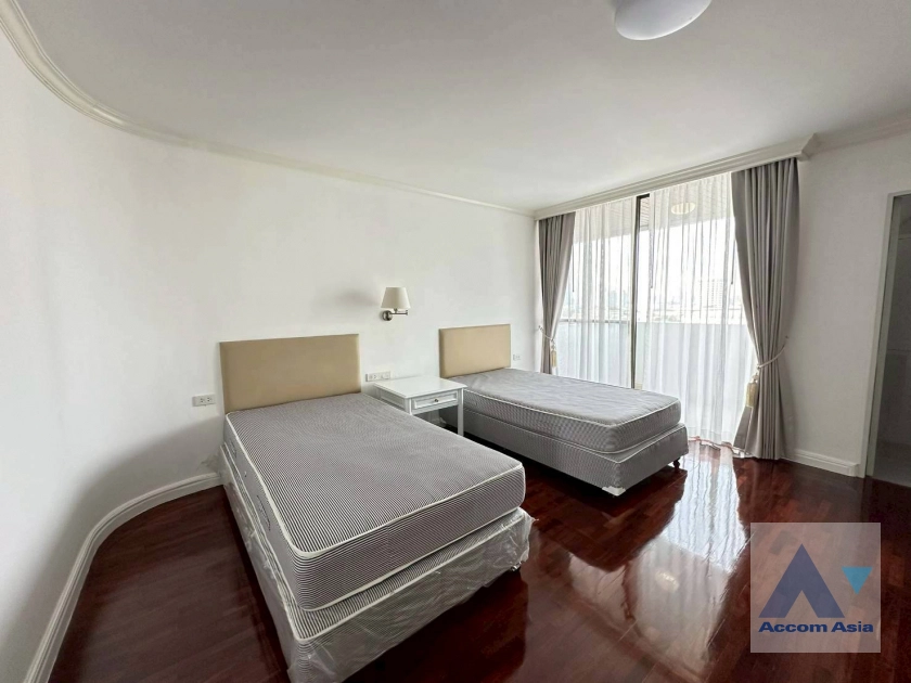 10  3 br Apartment For Rent in Sukhumvit ,Bangkok BTS Thong Lo at Perfect For A Big Family AA10264