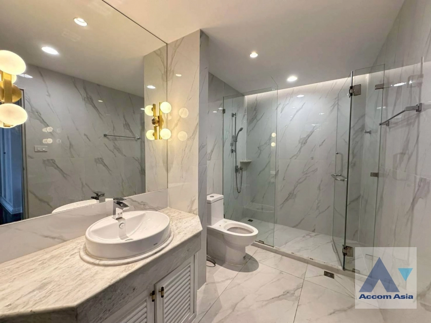 12  3 br Apartment For Rent in Sukhumvit ,Bangkok BTS Thong Lo at Perfect For A Big Family AA10264