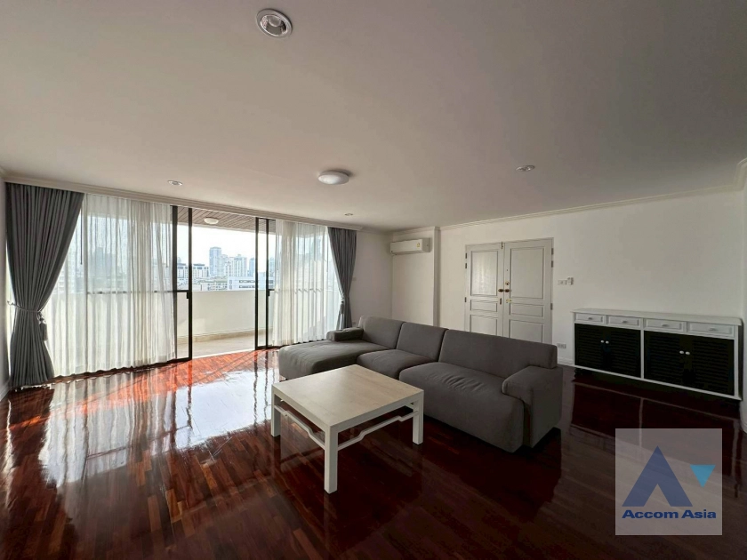unit 3 Bedrooms  Apartment For Rent in Sukhumvit, Bangkok  near BTS Thong Lo (AA10264)