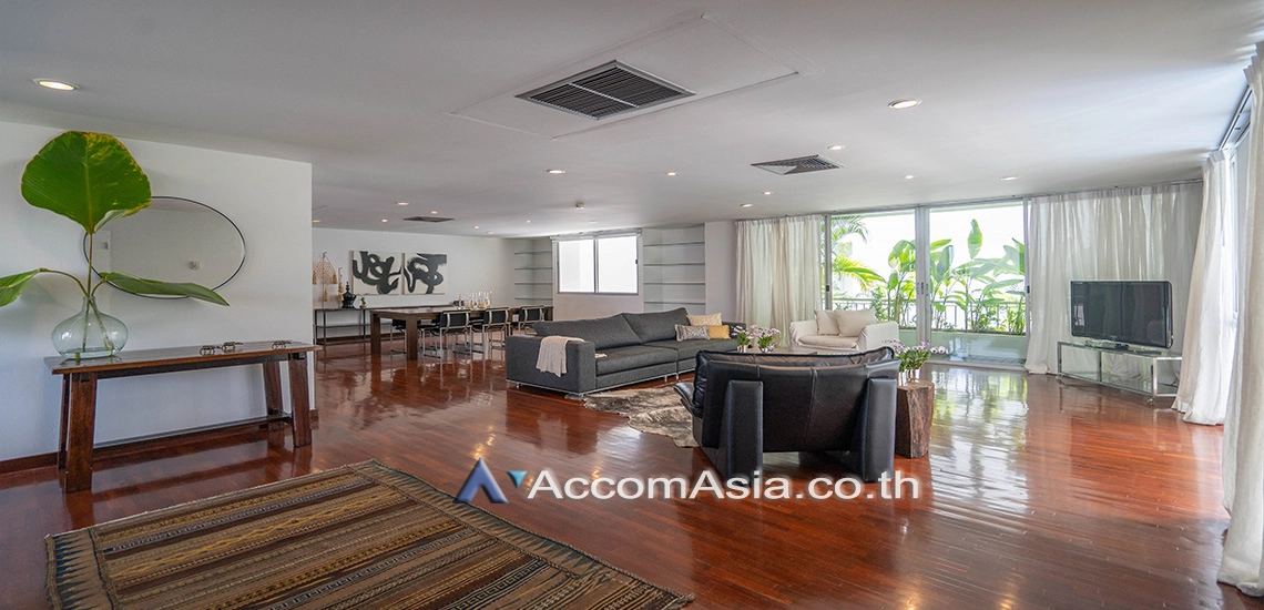 unitPet friendly |  3 Bedrooms  Apartment For Rent in Sathorn, Bangkok  near BTS Surasak (AA10302)