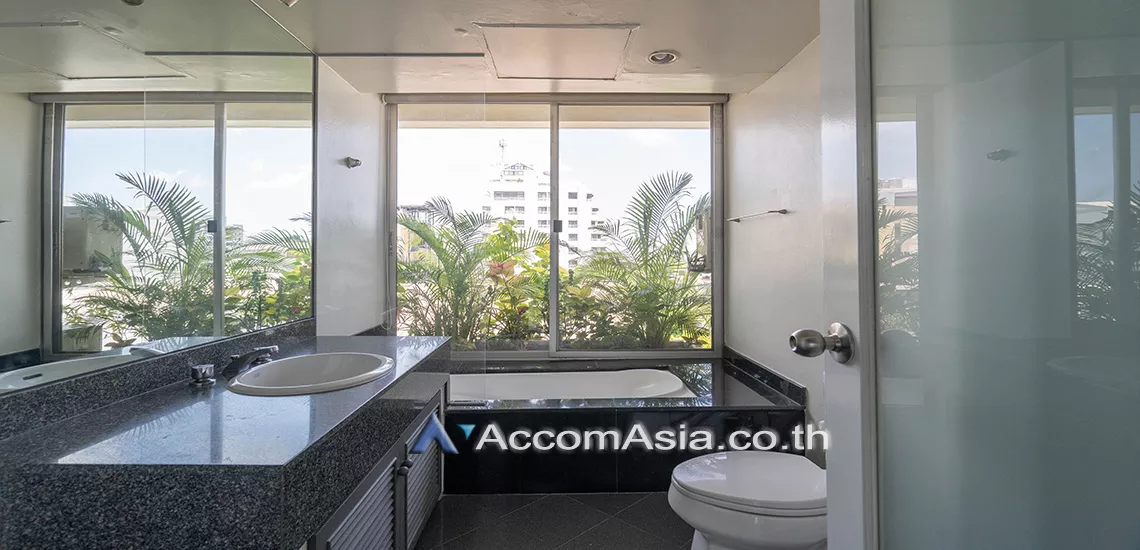 12  3 br Apartment For Rent in Sathorn ,Bangkok BTS Surasak at The spacious greenery apartment AA10302