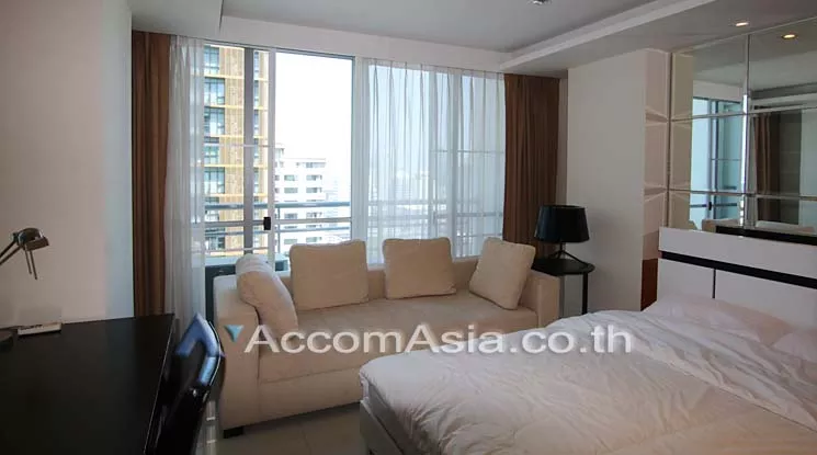 Duplex Condo |  2 Bedrooms  Condominium For Rent in Ploenchit, Bangkok  near BTS Ratchadamri (AA10331)