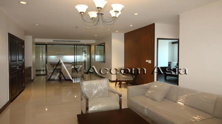 unit 2 Bedrooms  Apartment For Rent in Sukhumvit, Bangkok  near BTS Ekkamai (10254)