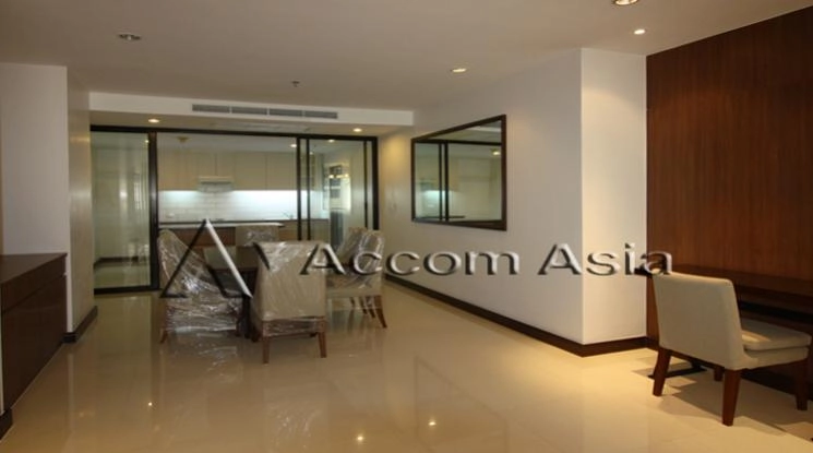 unit 2 Bedrooms  Apartment For Rent in Sukhumvit, Bangkok  near BTS Ekkamai (10254)