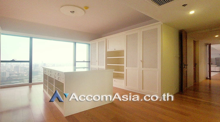 unitHigh-floor unit with panoramic city view at The Met Sathorn (AA10343)