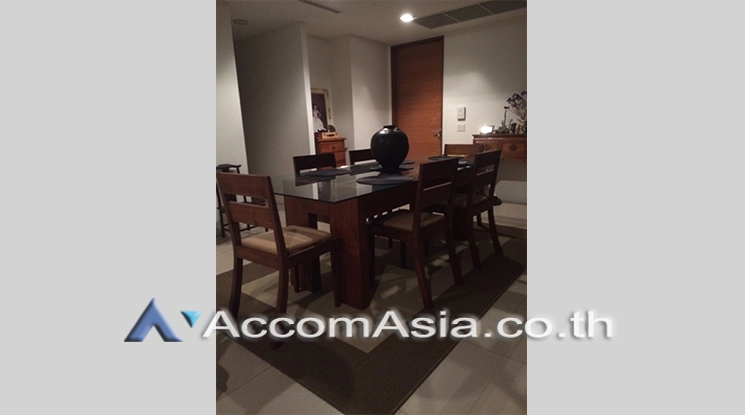 unit 2 Bedrooms  Condominium For Rent in Charoen Nakhon, Bangkok  near BTS Krung Thon Buri (AA10371)
