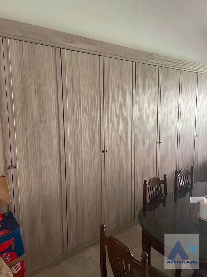 unitFully Furnished, Pet friendly |  2 Bedrooms  Condominium For Rent & Sale in Sukhumvit, Bangkok  near BTS Phrom Phong (AA10401)