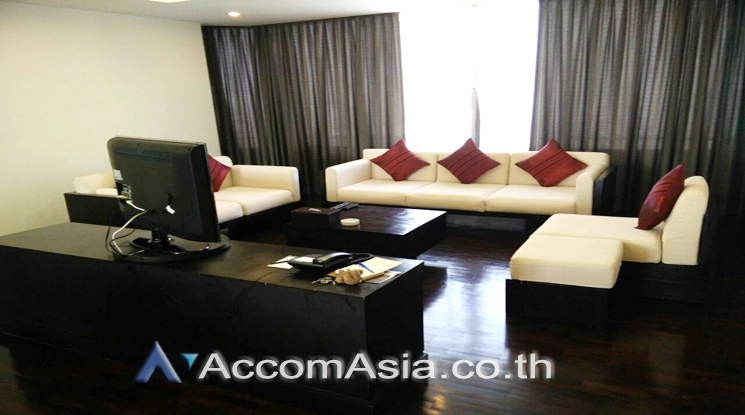  3 Bedrooms  Apartment For Rent in Phaholyothin, Bangkok  near BTS Sanam Pao (AA10409)