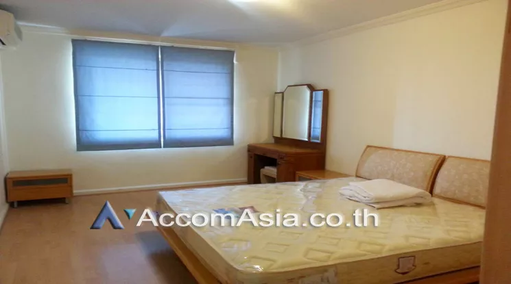 unit 3 Bedrooms  Condominium For Rent in Sukhumvit, Bangkok  near BTS Phrom Phong (AA10415)