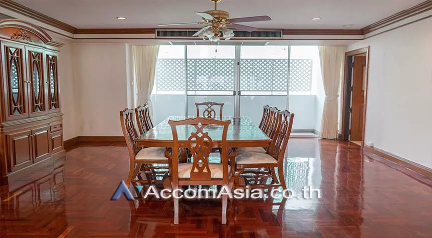  4 Bedrooms  Apartment For Rent in Sukhumvit, Bangkok  near BTS Asok - MRT Sukhumvit (AA10416)