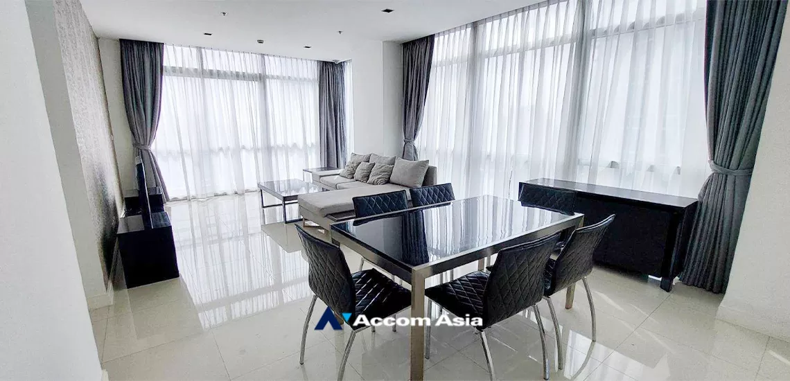  2 Bedrooms  Condominium For Rent in Ploenchit, Bangkok  near BTS Ploenchit (AA10431)