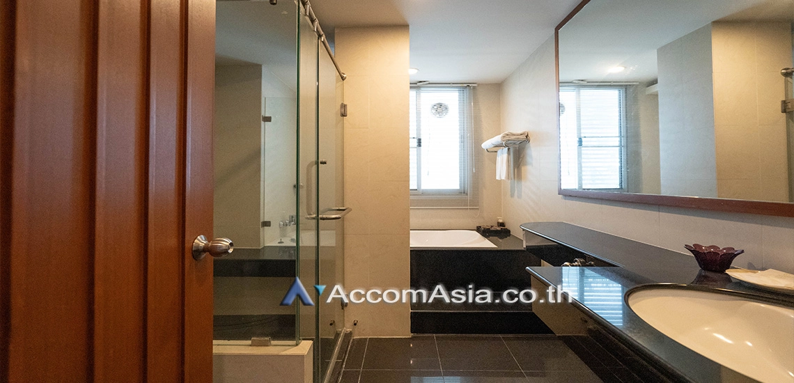 7  4 br Apartment For Rent in Silom ,Bangkok BTS Surasak at High-end Low Rise  AA10434