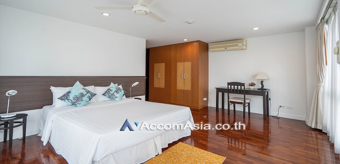 11  4 br Apartment For Rent in Silom ,Bangkok BTS Surasak at High-end Low Rise  AA10434
