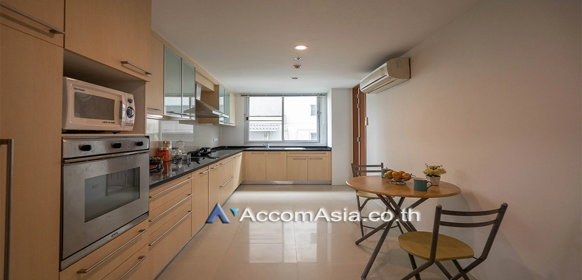 Pet friendly |  4 Bedrooms  Apartment For Rent in Silom, Bangkok  near BTS Surasak (AA10434)