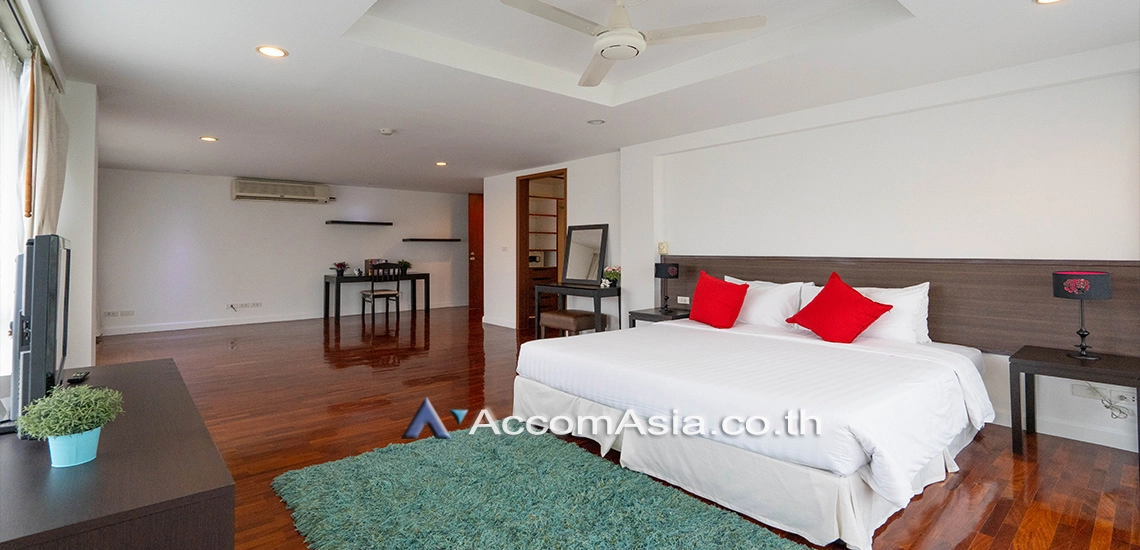 12  4 br Apartment For Rent in Silom ,Bangkok BTS Surasak at High-end Low Rise  AA10434
