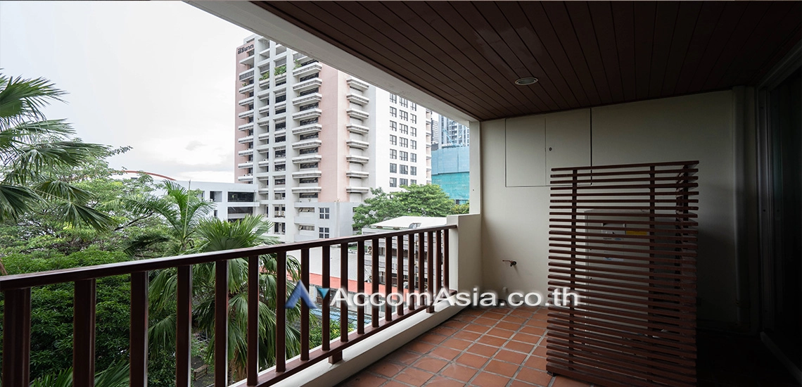 Pet friendly |  4 Bedrooms  Apartment For Rent in Silom, Bangkok  near BTS Surasak (AA10434)