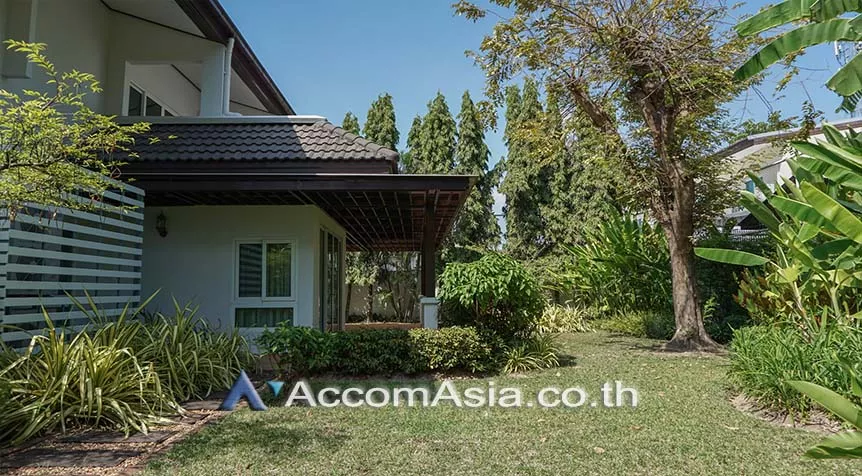 Pet friendly |  4 Bedrooms  House For Rent in Pattanakarn, Bangkok  near BTS On Nut (AA10448)
