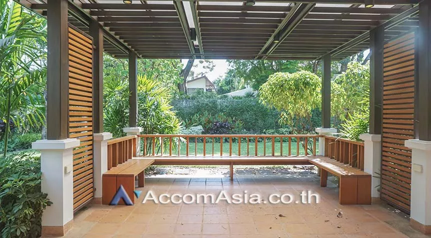 unitPet friendly |  4 Bedrooms  House For Rent & Sale in Pattanakarn, Bangkok  near BTS On Nut (AA10448)