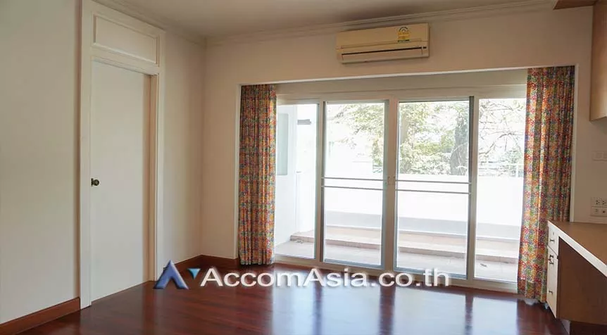 11  4 br House for rent and sale in Pattanakarn ,Bangkok BTS On Nut at Panya Pattanakarn Village AA10448