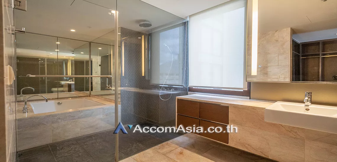 12  2 br Condominium For Rent in Ploenchit ,Bangkok BTS Ratchadamri at Hansar Residence AA10452