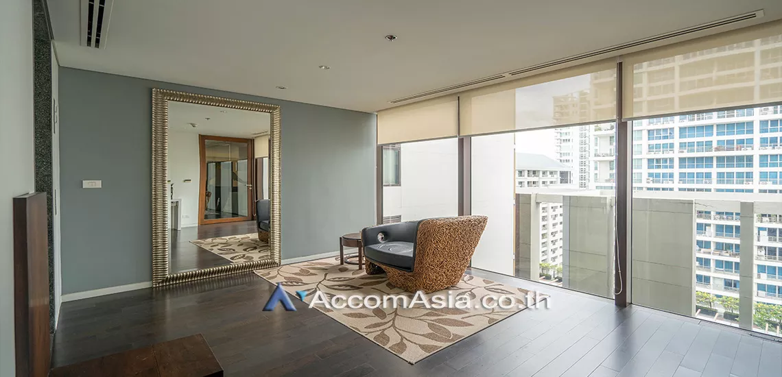 5  2 br Condominium For Rent in Ploenchit ,Bangkok BTS Ratchadamri at Hansar Residence AA10452
