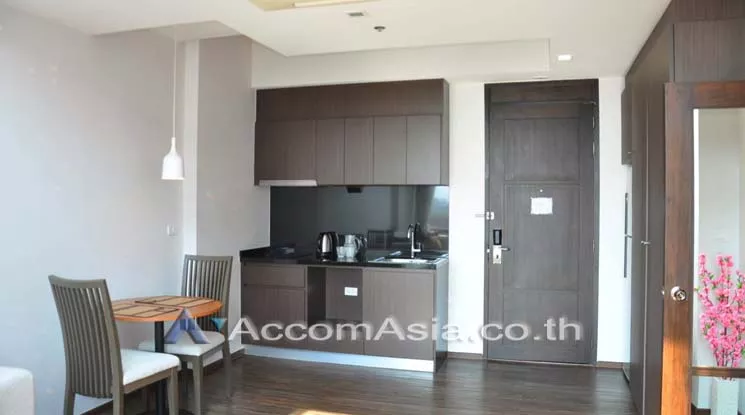  1 Bedroom  Apartment For Rent in Sukhumvit, Bangkok  near BTS Ekkamai (AA10473)