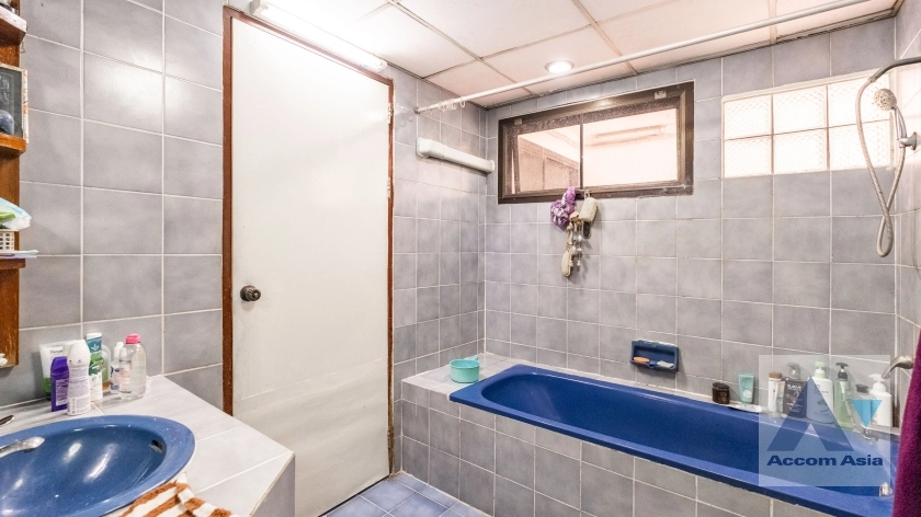 14  3 br Condominium For Sale in Sukhumvit ,Bangkok BTS Asok - MRT Sukhumvit at Prestige Tower AA10489