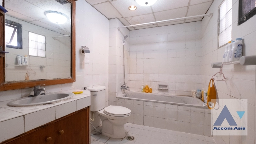 21  3 br Condominium For Sale in Sukhumvit ,Bangkok BTS Asok - MRT Sukhumvit at Prestige Tower AA10489