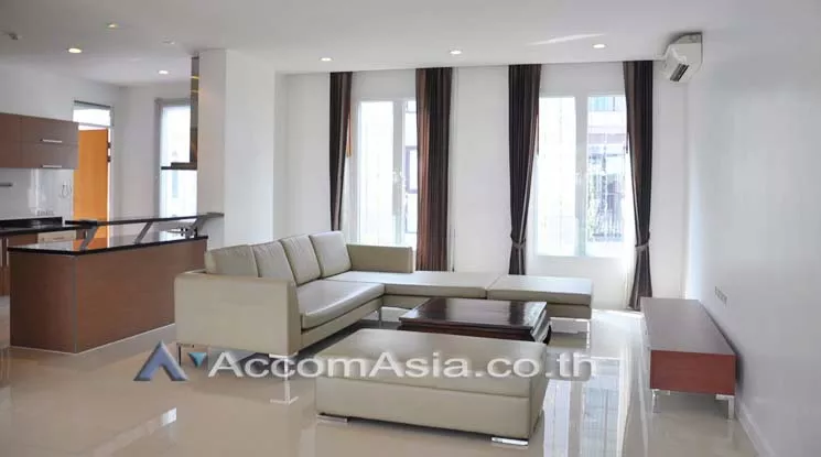 unit 4 Bedrooms  Apartment For Rent in Sukhumvit, Bangkok  near BTS Asok - MRT Sukhumvit (AA10515)