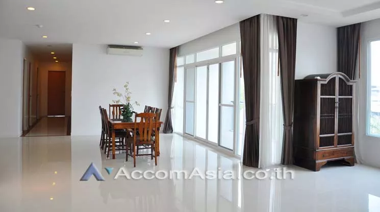 unit 4 Bedrooms  Apartment For Rent in Sukhumvit, Bangkok  near BTS Asok - MRT Sukhumvit (AA10515)