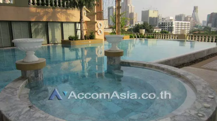 The Crest Phahonyothin Condominium  1 Bedroom for Sale BTS Ari in Phaholyothin Bangkok