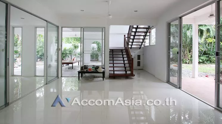 5  7 br House for rent and sale in sukhumvit ,Bangkok BTS Ekkamai AA10601