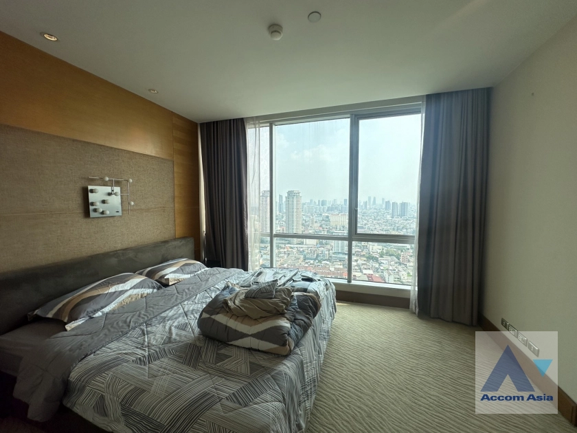 unit 2 Bedrooms  Condominium For Rent in Sathorn, Bangkok  near BTS Chong Nonsi (AA10605)