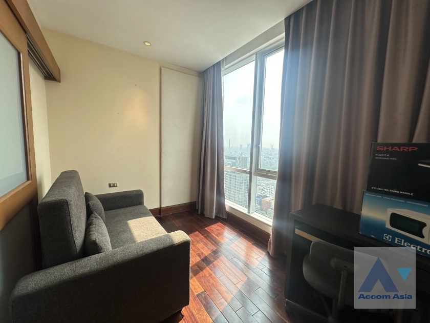 unit 2 Bedrooms  Condominium For Rent in Sathorn, Bangkok  near BTS Chong Nonsi (AA10605)