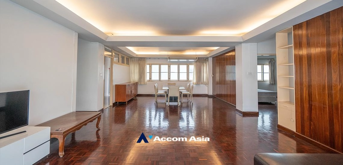  The classic traditional Apartment  3 Bedroom for Rent MRT Sukhumvit in Sukhumvit Bangkok