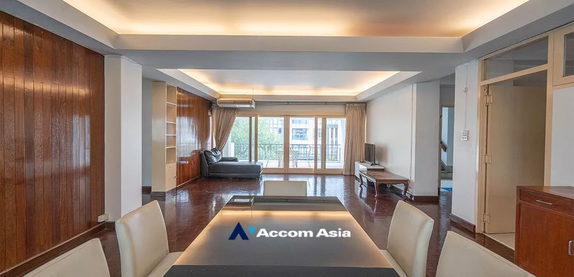  3 Bedrooms  Apartment For Rent in Sukhumvit, Bangkok  near BTS Nana - MRT Sukhumvit (AA10614)