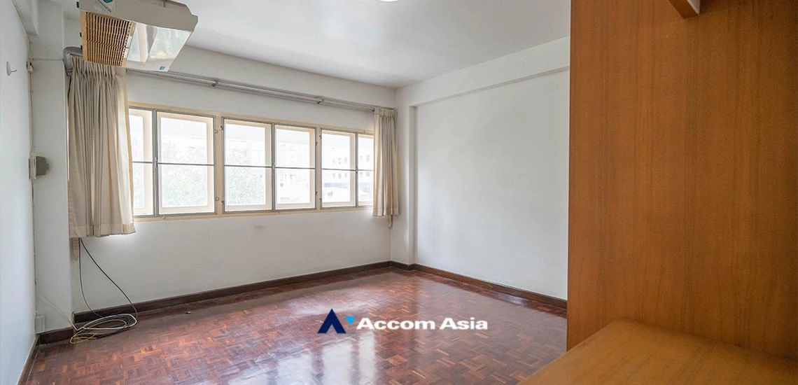 8  3 br Apartment For Rent in Sukhumvit ,Bangkok BTS Nana - MRT Sukhumvit at The classic traditional AA10614