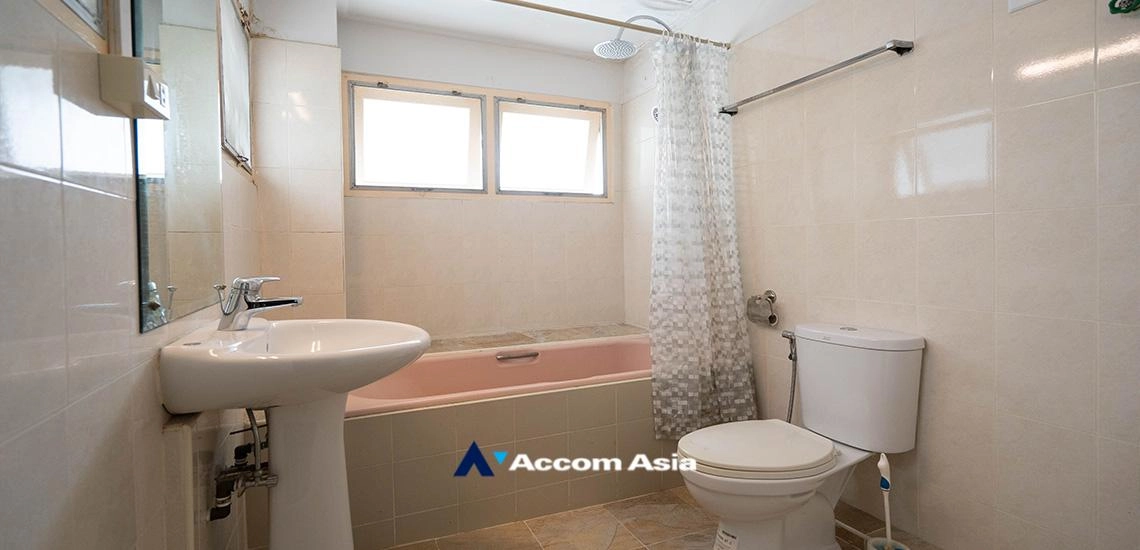 10  3 br Apartment For Rent in Sukhumvit ,Bangkok BTS Nana - MRT Sukhumvit at The classic traditional AA10614