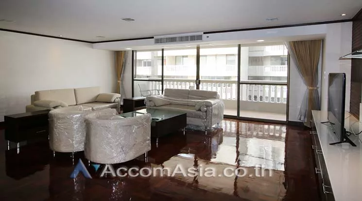 unit 4 Bedrooms  Apartment For Rent in Sukhumvit, Bangkok  near BTS Phrom Phong (AA10633)